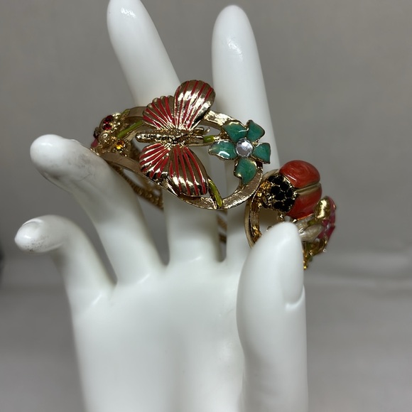 Adorable Coldwater Creek clamper bracelet - Picture 3 of 14